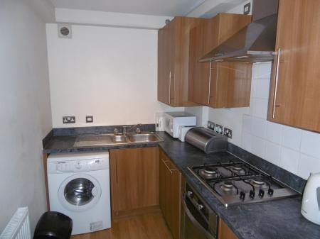 2 bedroom Flat to let in City Road, Derby, Chester Green, DE1