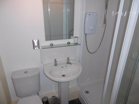 2 bedroom Flat to let in City Road, Derby, Chester Green, DE1