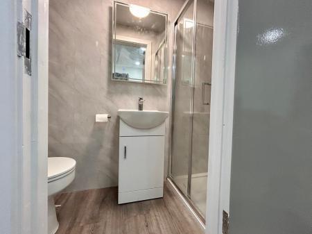 6 bedroom Detached house to let in Ivy Grove, Ripley, DE5