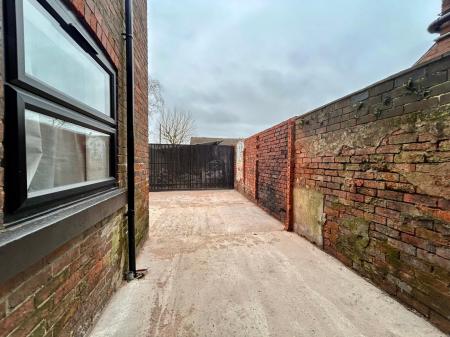 6 bedroom Detached house to let in Ivy Grove, Ripley, DE5