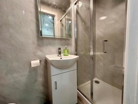 6 bedroom Detached house to let in Ivy Grove, Ripley, DE5