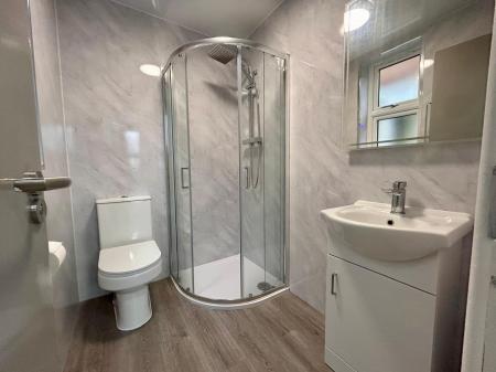 6 bedroom Detached house to let in Ivy Grove, Ripley, DE5