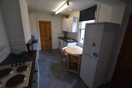 3 bedroom Flat to let in Ashbourne Road, Derby, DE22