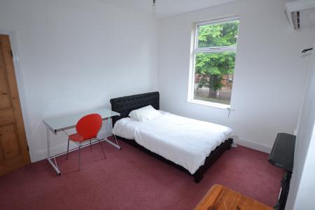 3 bedroom Flat to let in Ashbourne Road, Derby, DE22