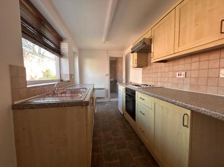 1 bedroom Studio flat to let in Flat 3, 157 UNR