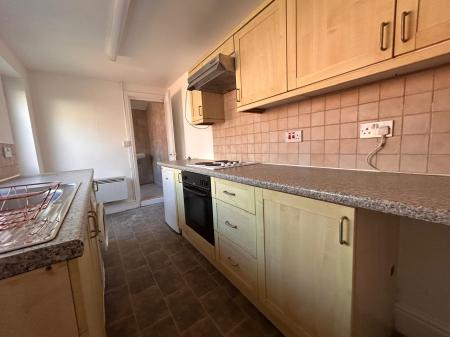 1 bedroom Studio flat to let in Flat 3, 157 UNR