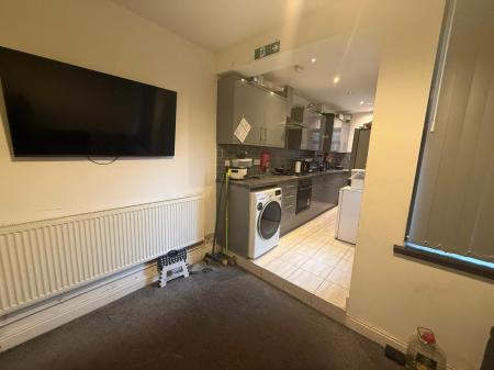 5 bedroom Terraced House to let in Wild Street, Derby, DE1