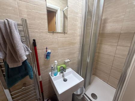 1 bedroom Terraced House to let in Room 1-5