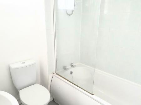 2 bedroom House to let in Solway Close, Derby, Oakwood, DE21