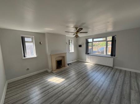 4 bedroom Bungalow for sale in Goodsmoor Road, Derby, Littleover, DE23
