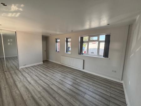 4 bedroom Bungalow for sale in Goodsmoor Road, Derby, Littleover, DE23