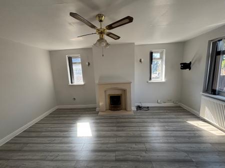 4 bedroom Bungalow for sale in Goodsmoor Road, Derby, Littleover, DE23