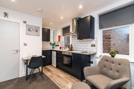 1 bedroom Studio flat to let in Charnwood Street, Derby, DE1