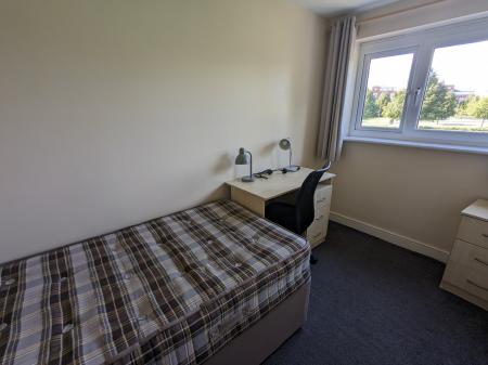 5 bedroom House share to let in Aviation Avenue, Hatfield, AL10