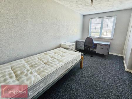 5 bedroom Terraced House to let in Cherry Way, Hatfield, AL10