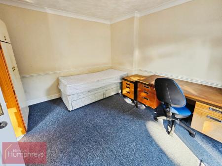 5 bedroom Terraced House to let in Cherry Way, Hatfield, AL10