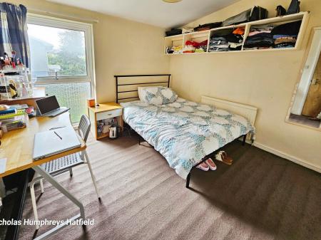 5 bedroom Terraced House to let in Coney Close, Hatfield, AL10