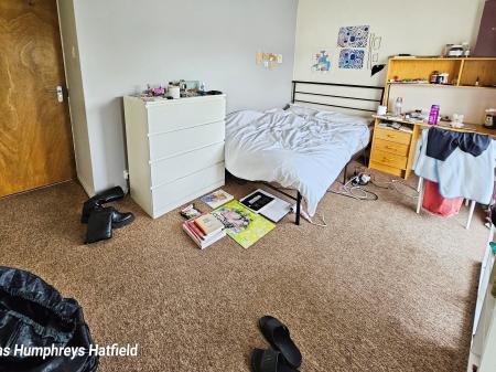 5 bedroom Terraced House to let in Coney Close, Hatfield, AL10