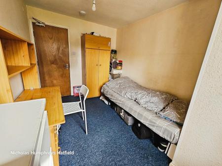 5 bedroom Terraced House to let in Coney Close, Hatfield, AL10