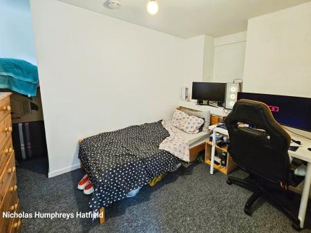 5 bedroom Terraced House to let in Coney Close, Hatfield, AL10