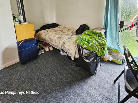 5 bedroom Terraced House to let in Coney Close, Hatfield, AL10