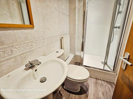 5 bedroom Terraced House to let in Cunningham Avenue, Hatfield, AL10