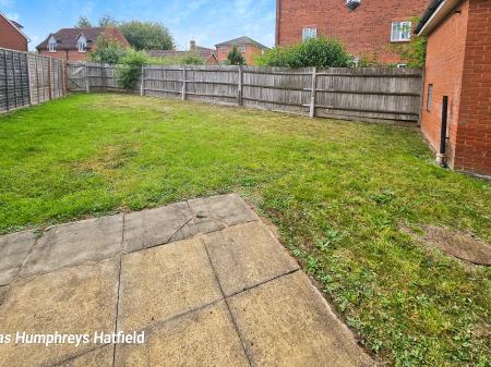 5 bedroom Terraced House to let in Cunningham Avenue, Hatfield, AL10