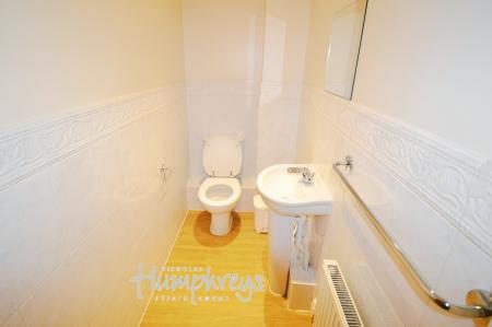 5 bedroom Terraced House to let in Cunningham Avenue, Hatfield, AL10