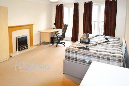 5 bedroom Terraced House to let in Cunningham Avenue, Hatfield, AL10