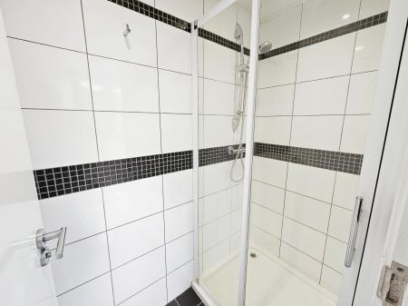 6 bedroom Terraced House to let in De Havilland Close, Hatfield, AL10