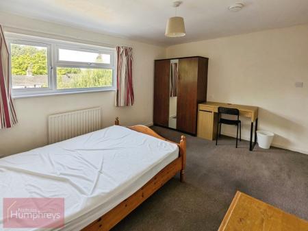 4 bedroom House share to let in Deerswood Avenue, Hatfield, AL10
