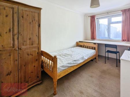 4 bedroom House share to let in Deerswood Avenue, Hatfield, AL10