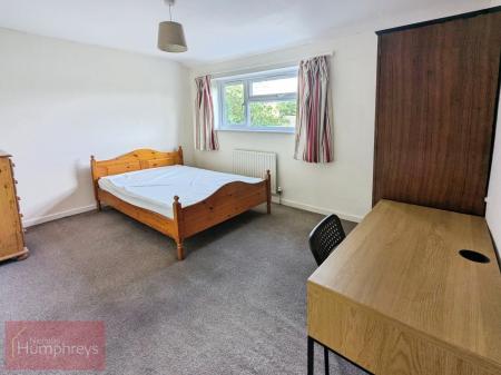 4 bedroom House share to let in Deerswood Avenue, Hatfield, AL10