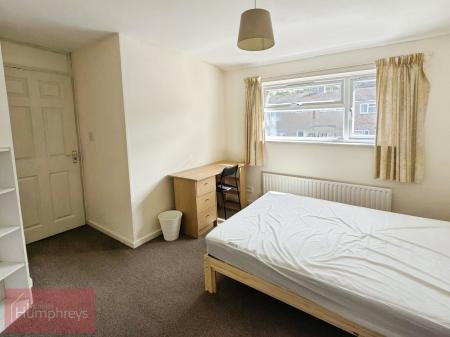 4 bedroom House share to let in Deerswood Avenue, Hatfield, AL10