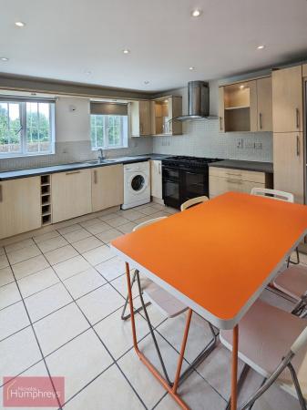 5 bedroom Terraced House to let in Dragon Road, Hatfield, AL10