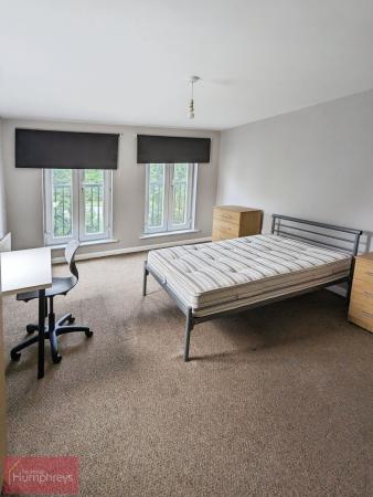 5 bedroom Terraced House to let in Dragon Road, Hatfield, AL10