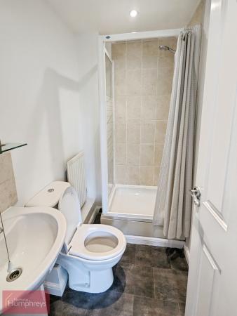 5 bedroom Terraced House to let in Dragon Road, Hatfield, AL10