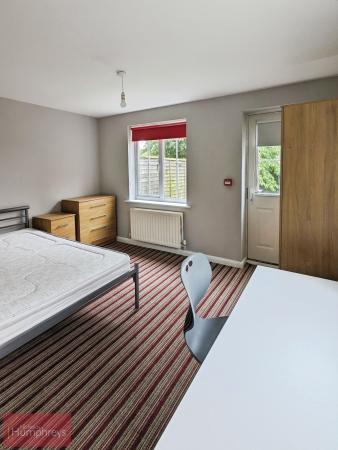 5 bedroom Terraced House to let in Dragon Road, Hatfield, AL10