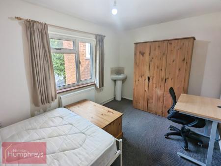 5 bedroom House share to let in Gorse Close, Hatfield, AL10