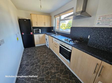 4 bedroom Terraced House to let in Indells, Hatfield, AL10