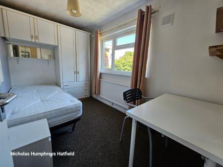 4 bedroom Terraced House to let in Indells, Hatfield, AL10