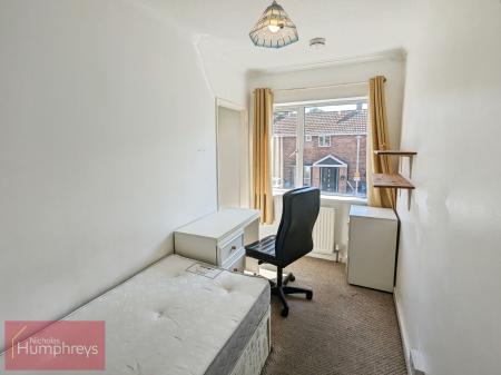 6 bedroom Terraced House to let in Meadow Croft, Hatfield, AL10