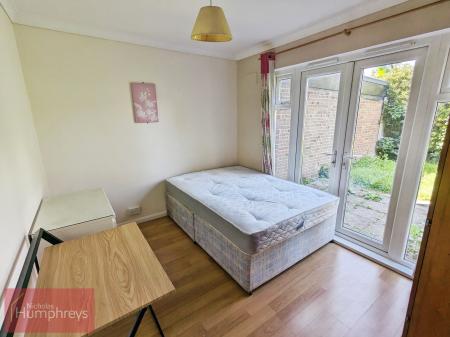 6 bedroom Terraced House to let in Meadow Croft, Hatfield, AL10