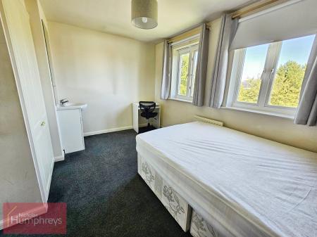 5 bedroom House share to let in Mosquito Way, Hatfield, AL10