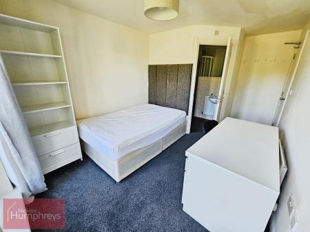 5 bedroom House share to let in Mosquito Way, Hatfield, AL10