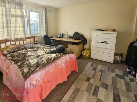 3 bedroom Flat to let in St Lukes Court, Hatfield, AL10
