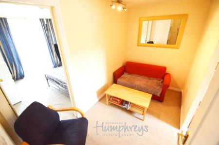 3 bedroom Flat to let in St Lukes Court, Hatfield, AL10