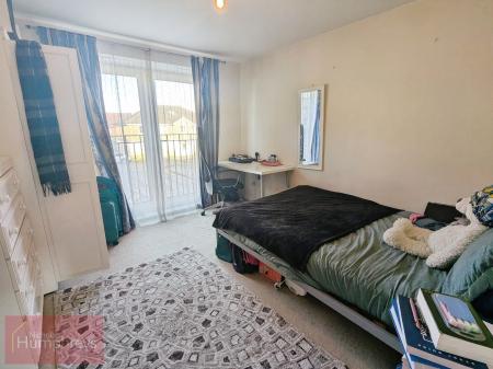 3 bedroom Flat to let in St Lukes Court, Hatfield, AL10