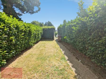 5 bedroom Terraced House to let in Stockbreach Close, Hatfield, AL10