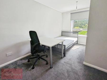 5 bedroom Terraced House to let in Stockbreach Close, Hatfield, AL10